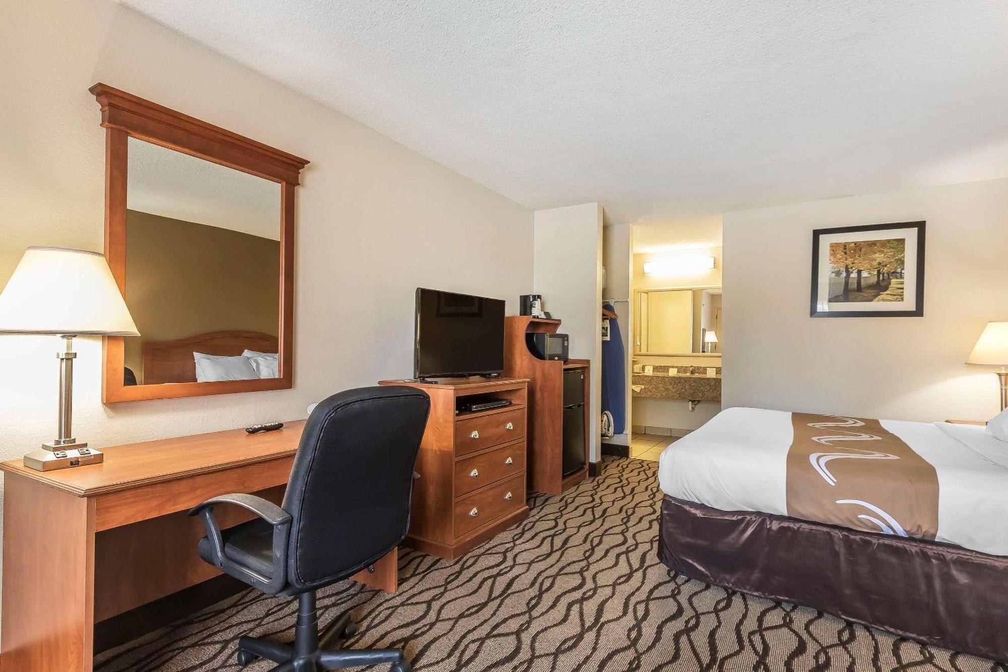 Quality Inn Charleston - Sikeston Exterior photo