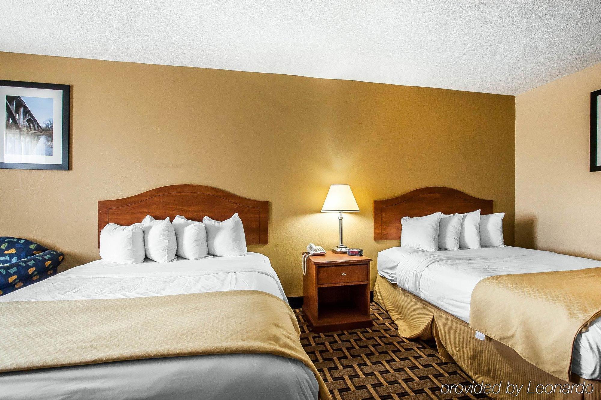 Quality Inn Charleston - Sikeston Exterior photo