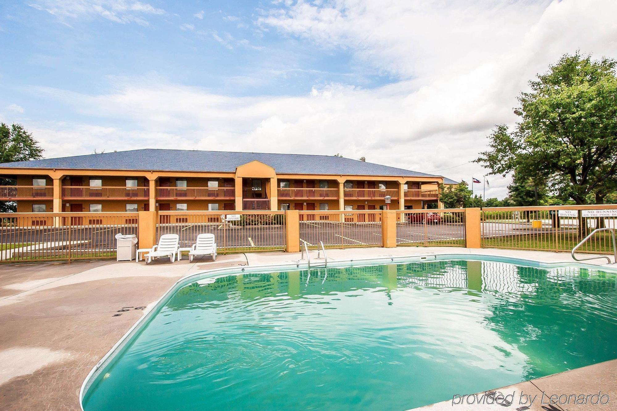 Quality Inn Charleston - Sikeston Exterior photo